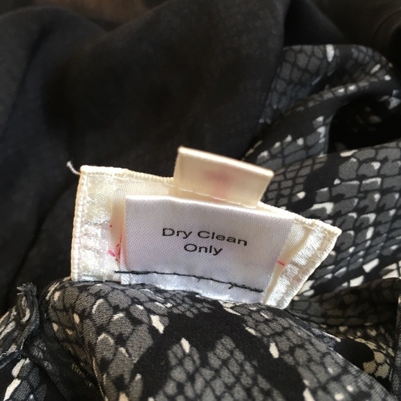 PARKER 100% Silk Snake Print Long Bell Sleeve V-neck Peplum Hem Blouse - Picture 13 of 15